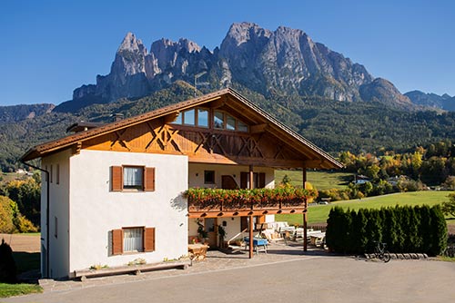 mesnerhof schlern voels suedtirol dolomiten